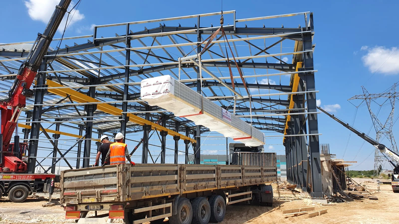 Vinçle panel yerleştirme aşaması